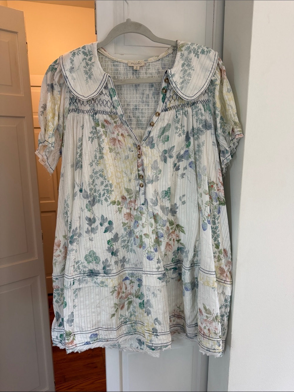 Anthropologie White Floral Tunic with Peter Pan Collar